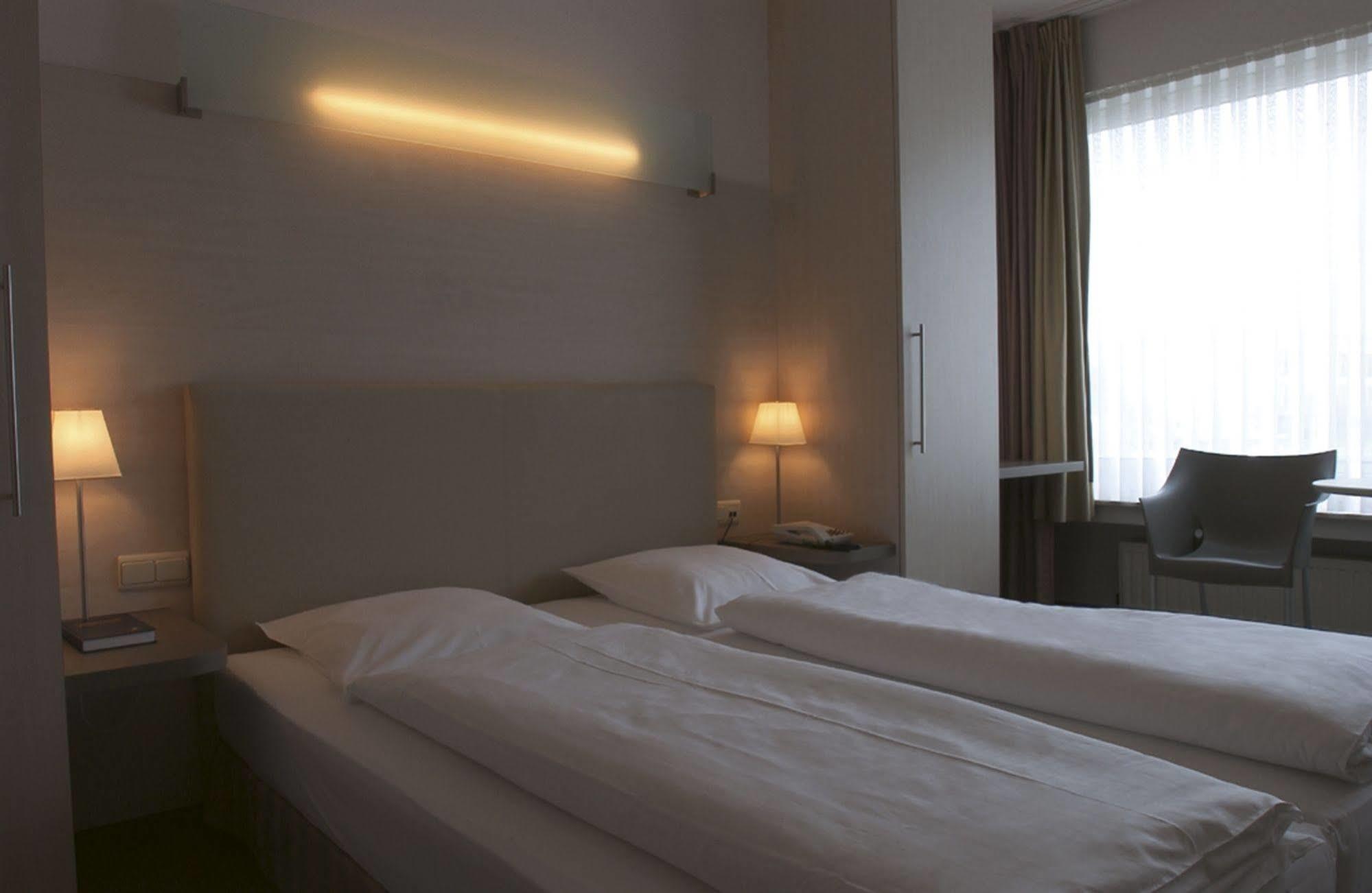 Hotel Melinda Остенде Экстерьер фото